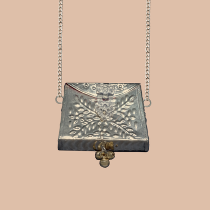 Noor Jaal Box Bag - Gold